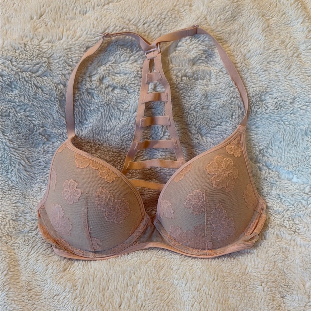 VS PINK Elegant Lace Strappy Bra in Peach